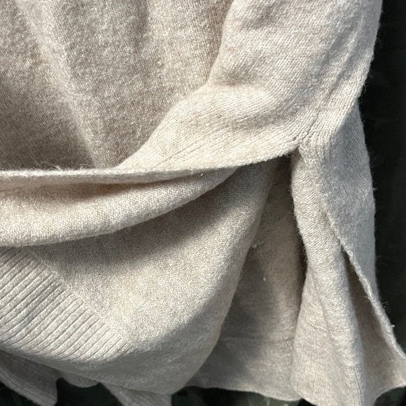 V-Neck Beige Sweater - Picture 6 of 7